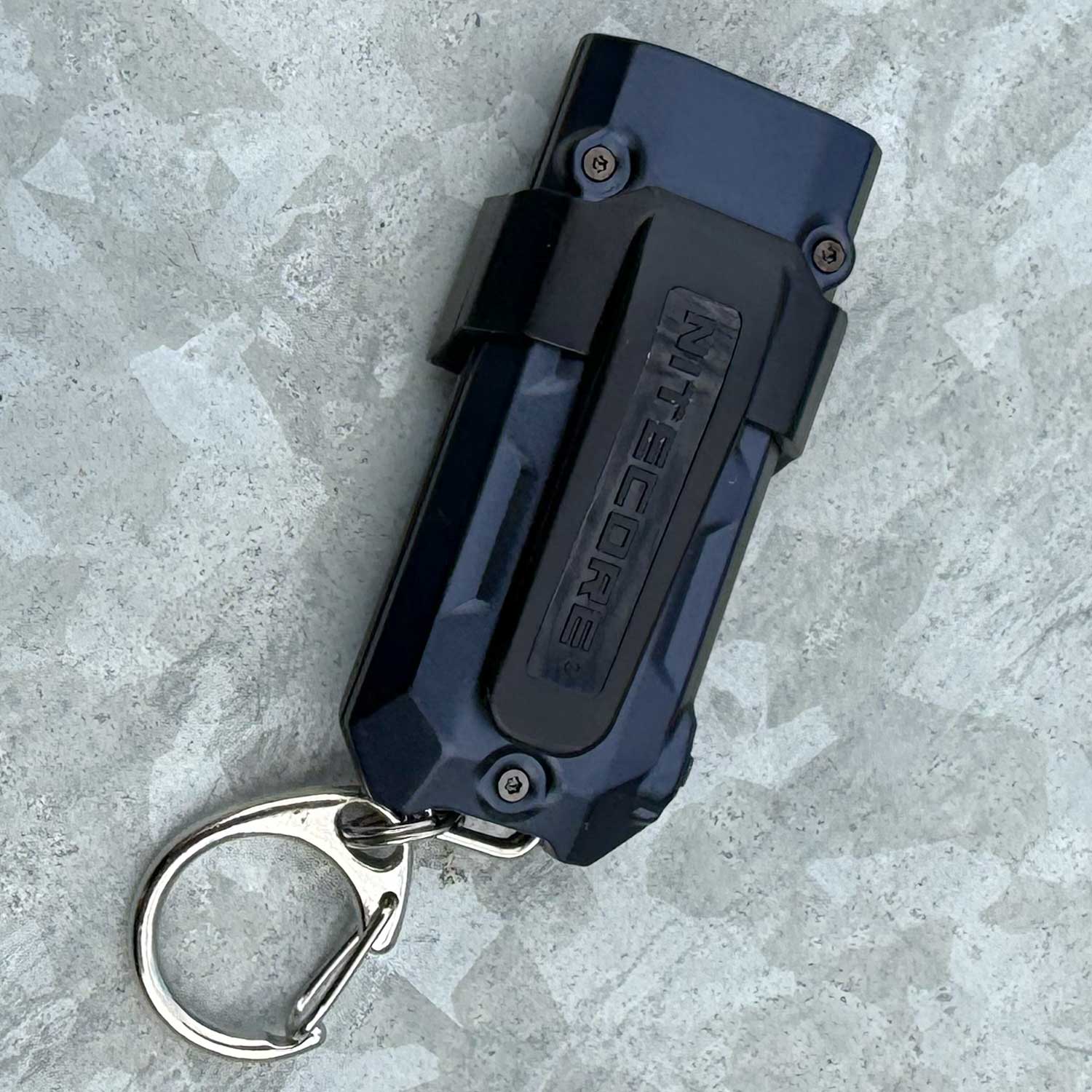 Nitecore TIP3 – Schlüsselbundlampe mit 3 Lichtfarben, 720 Lumen, USB-C & Clip – Detailansicht