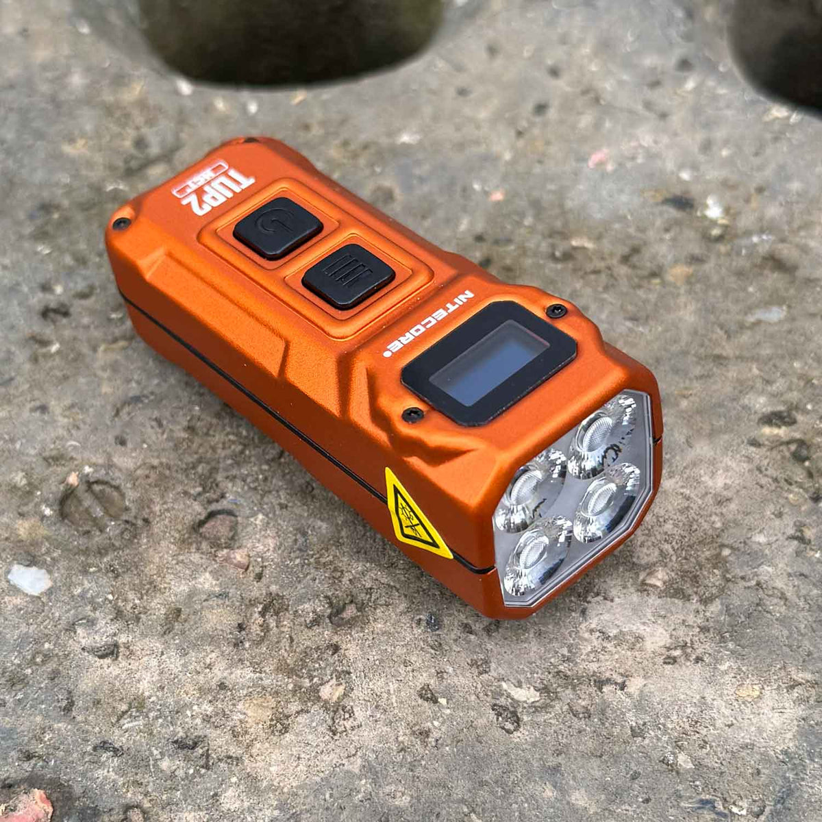 Nitecore TUP2 - Mini-Taschenlampe mit 3 Lichtfarben 1200 Lumen USB-C – Detailansicht
