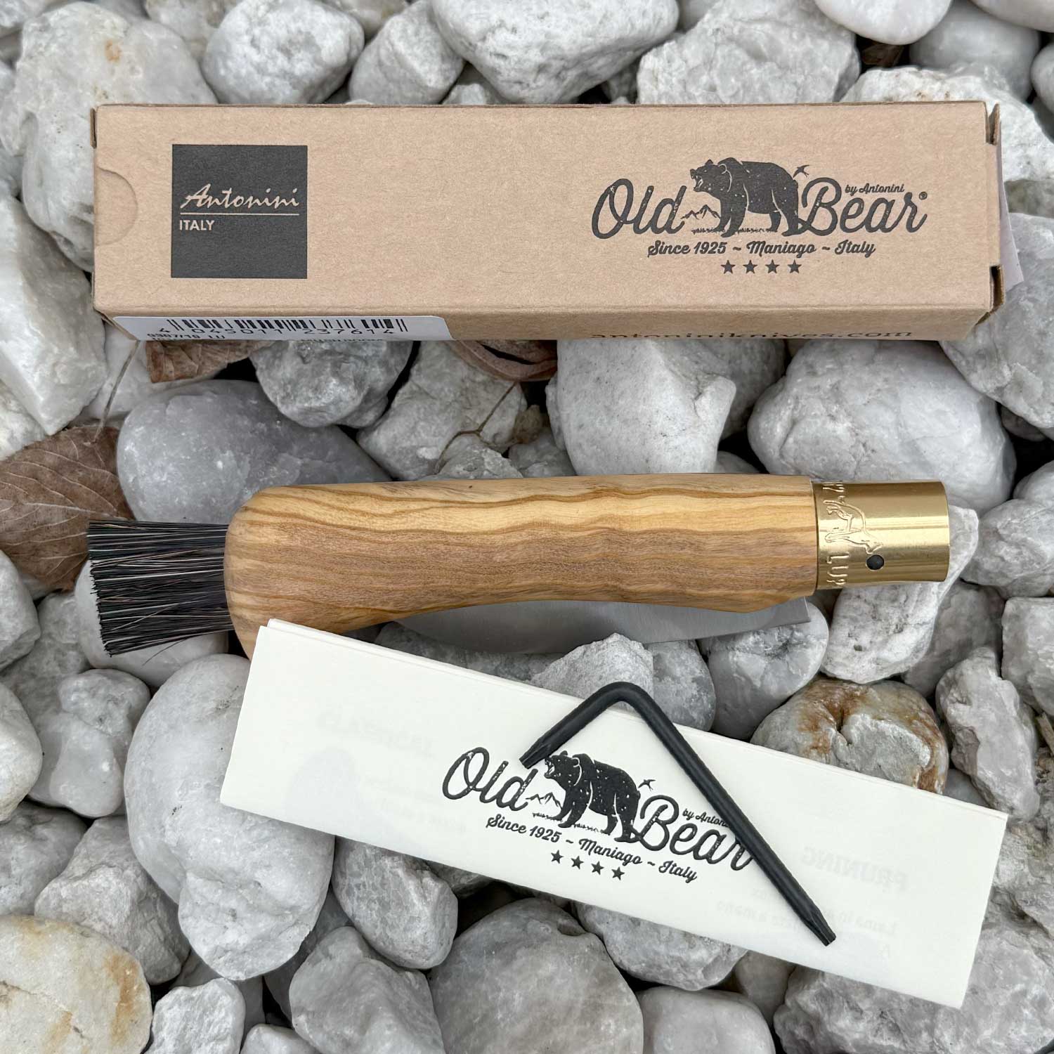 Old Bear Mushroom - Pilzmesser mit Holzgriff und Bürste aus Rosshaar – Detailansicht