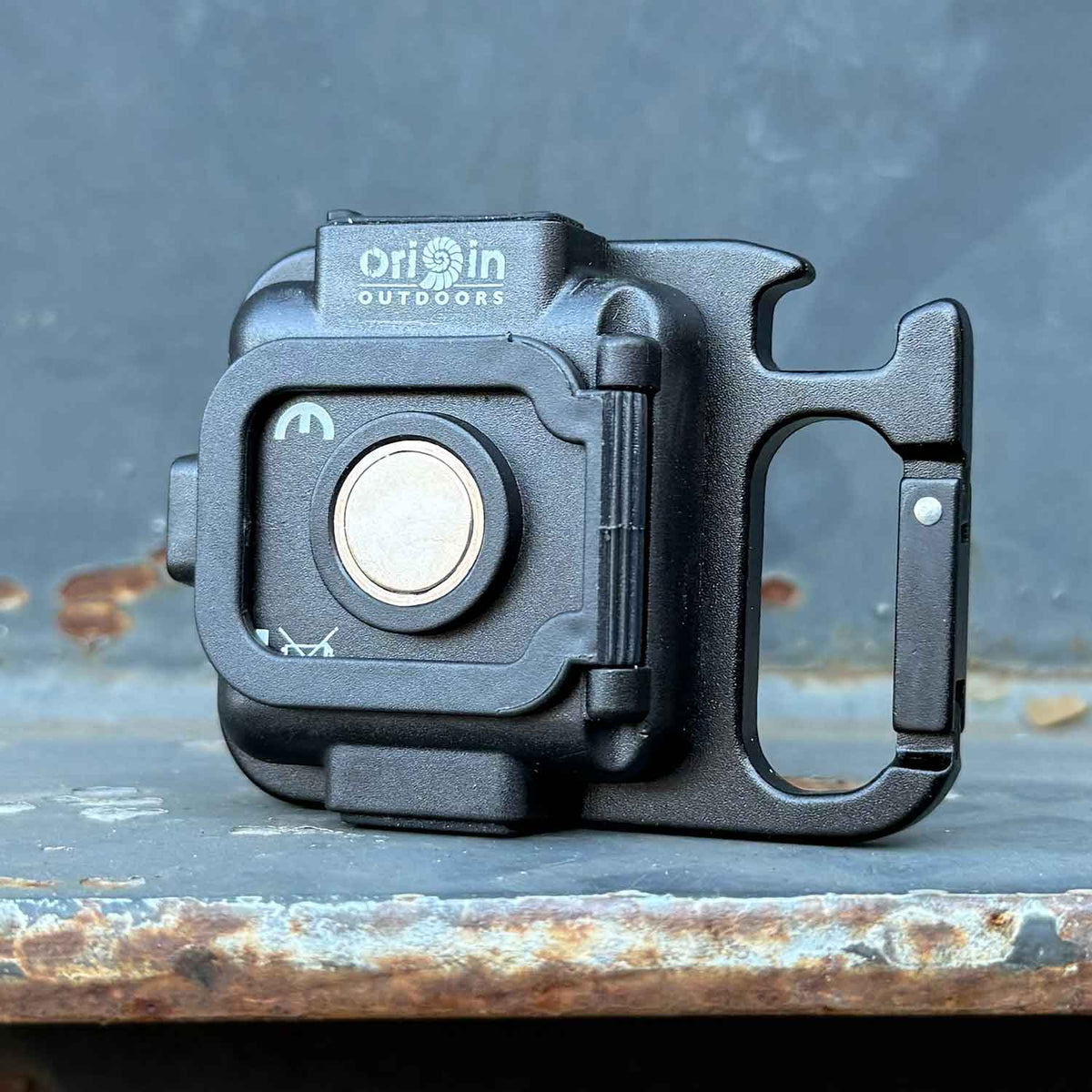 Origin Outdoors LED-Pocketleuchte 500 Lumen USB-C mit Magnet, Karabiner & Flaschenöffner – Detailansicht