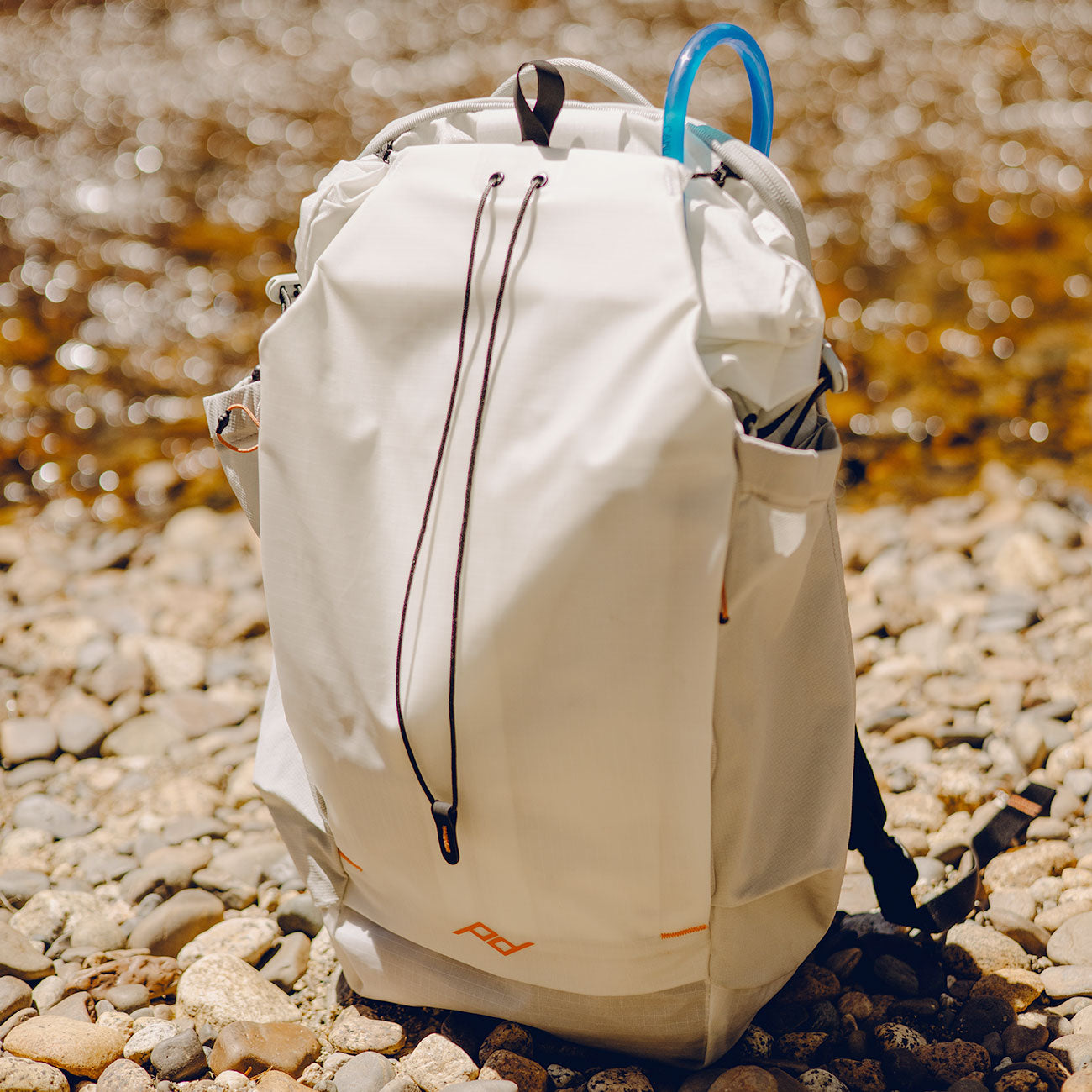 Peak Design Outdoor Backpack 25 Liter - Rucksack in 3 Farben – Detailansicht
