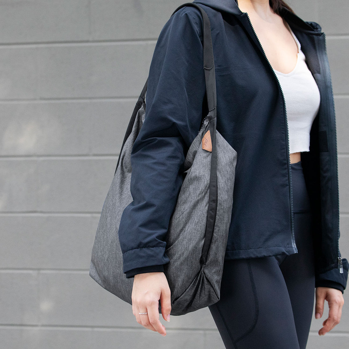 Peak Design Packable Tote 12L – Charcoal grau schultertasche