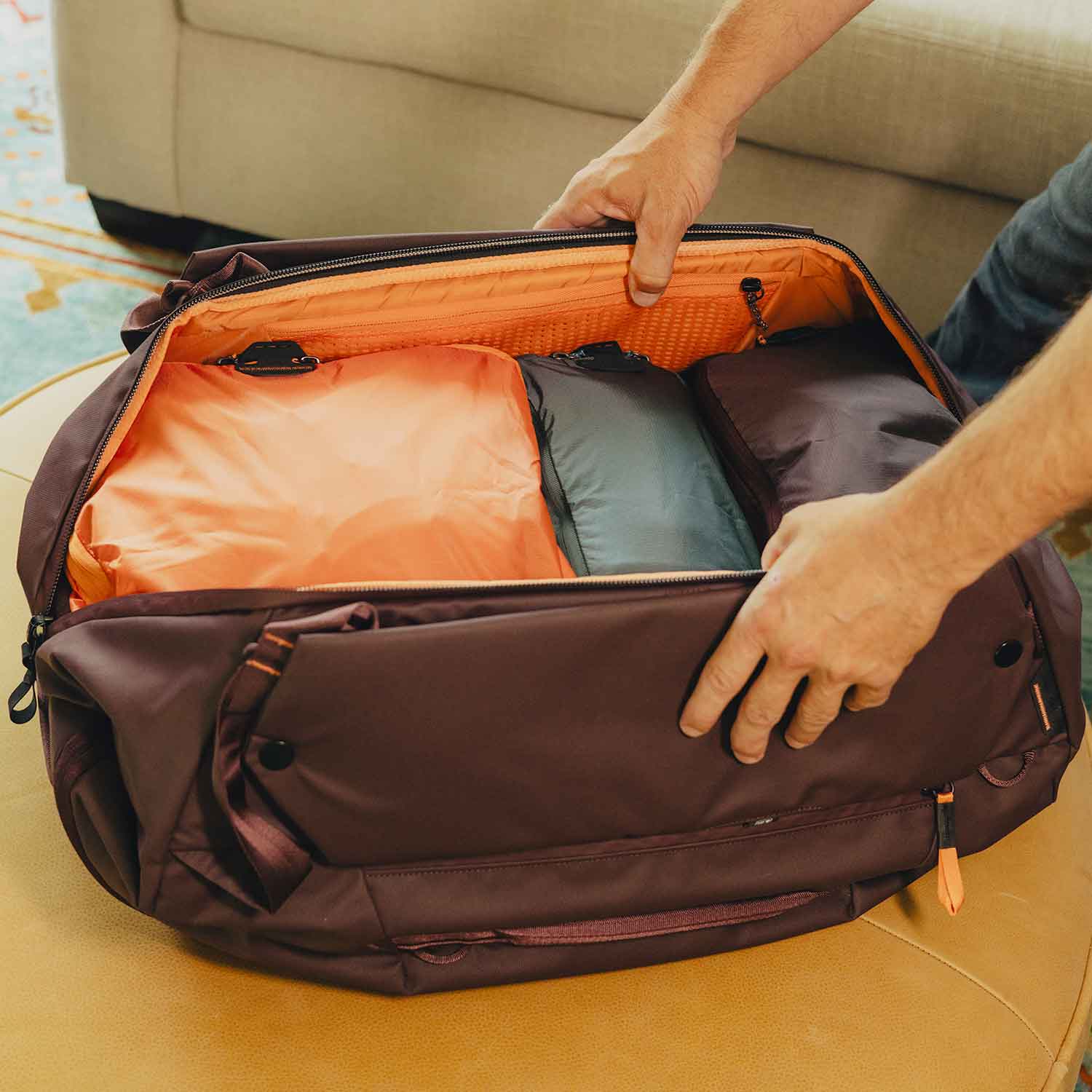 Peak Design Travel Duffelpack 65L – Mit großer Öffnung in violett (Eclipse)