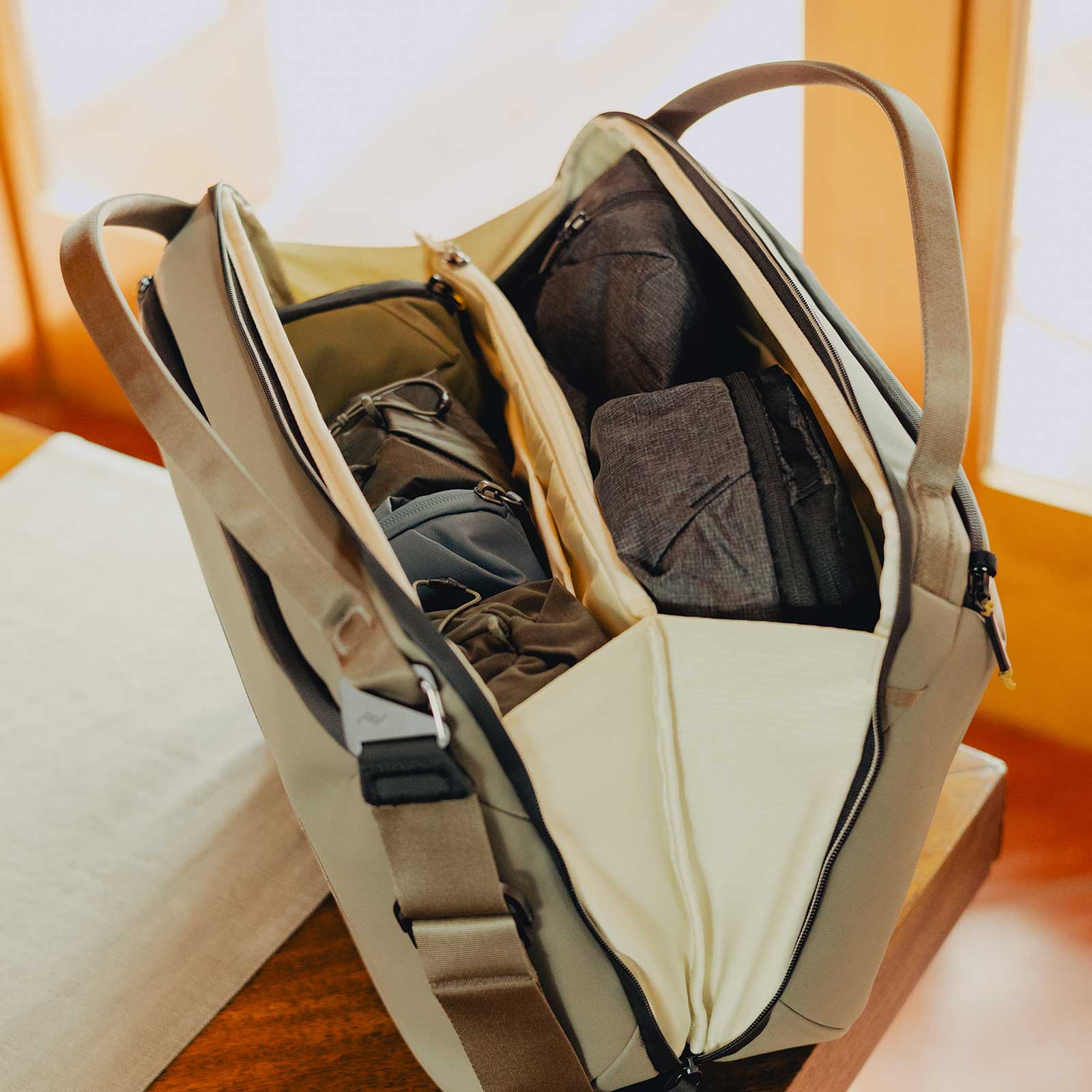 Peak Design Travel Weekender 25L – Stone innenfaecher