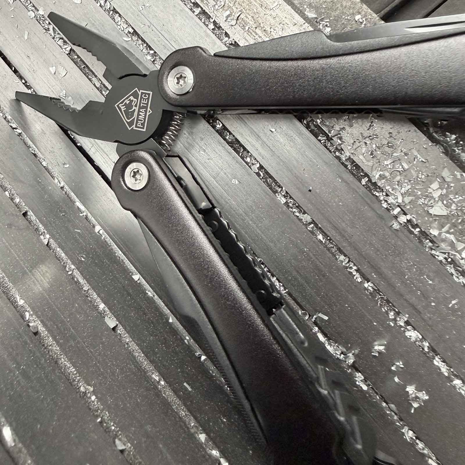 PUMA TEC BlackTrek – kompaktes Multitool – Beim Outdoor-Einsatz