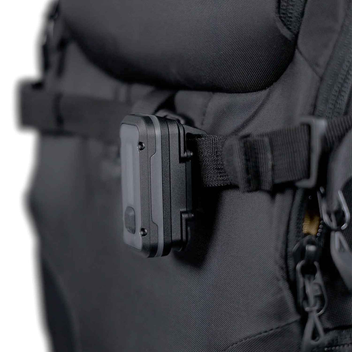 Lupine Rotlicht Pro Rücklicht 120 Lumen – Internationale Version mit Rucksack-Clip – Detailansicht