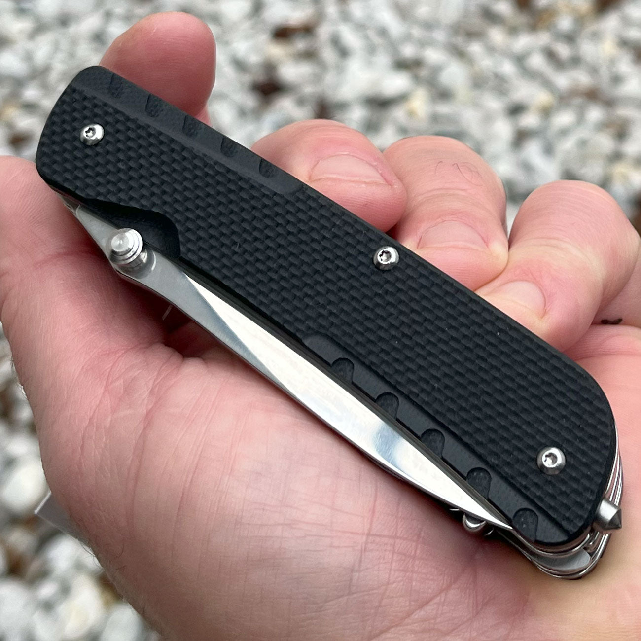 Ruike Trekker LD51-B Taschenmesser mit Säge & Zange – Detailansicht