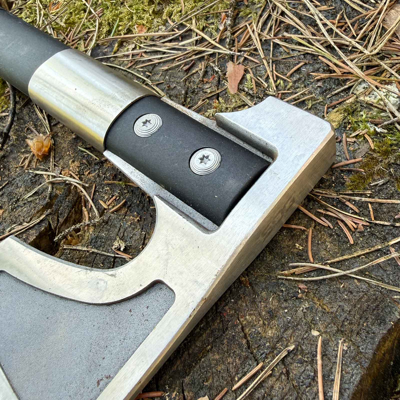 SOG Camp Axe – kompaktes Beil für Outdoor, Bushcraft & Camping – Detailansicht