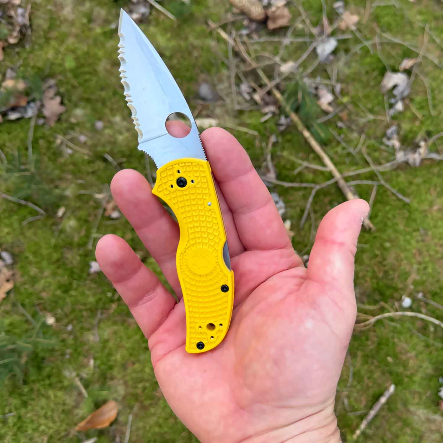 Spyderco Native 5 Salt Yellow MagnaCut – Taschenmesser mit Backlock & Clip – Detailansicht