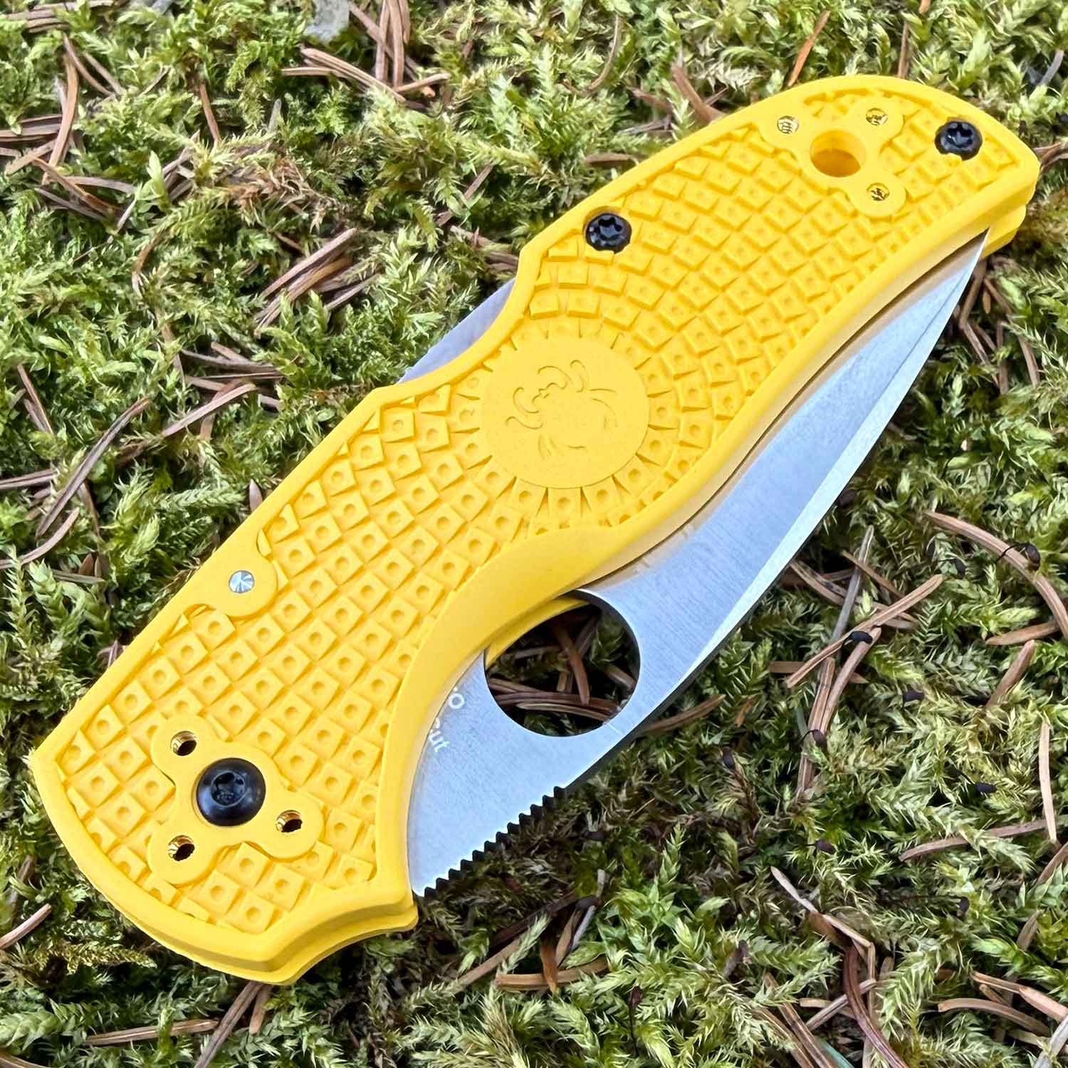 Spyderco Native 5 Salt Yellow MagnaCut – Taschenmesser mit Backlock & Clip – Detailansicht