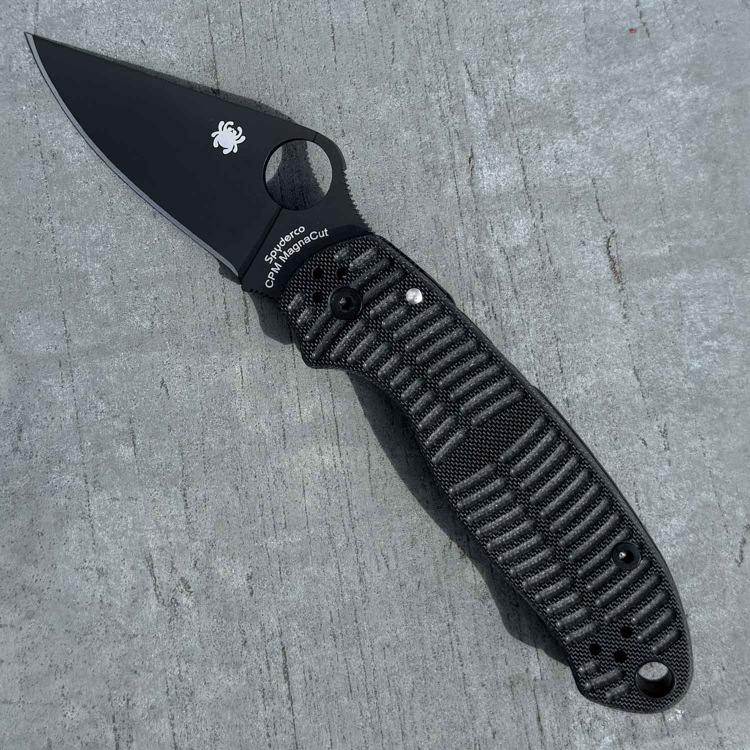Spyderco Para 3 Salt Black G10 MagnaCut Black Blade Taschenmesser mit Tip-Up Clip – Detailansicht