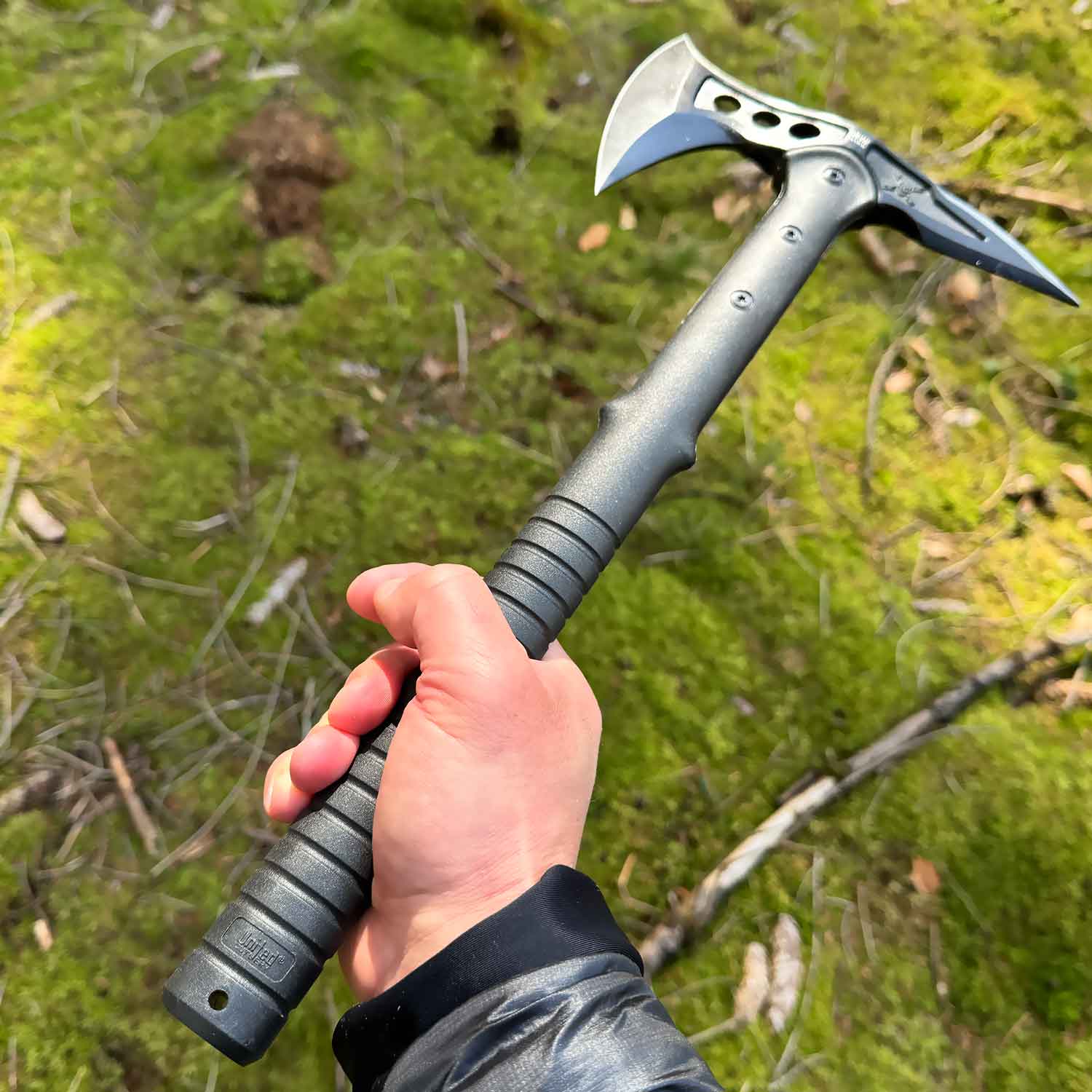 United Cutlery M48 Tactical Tomahawk Axt Beil Größe in Hand