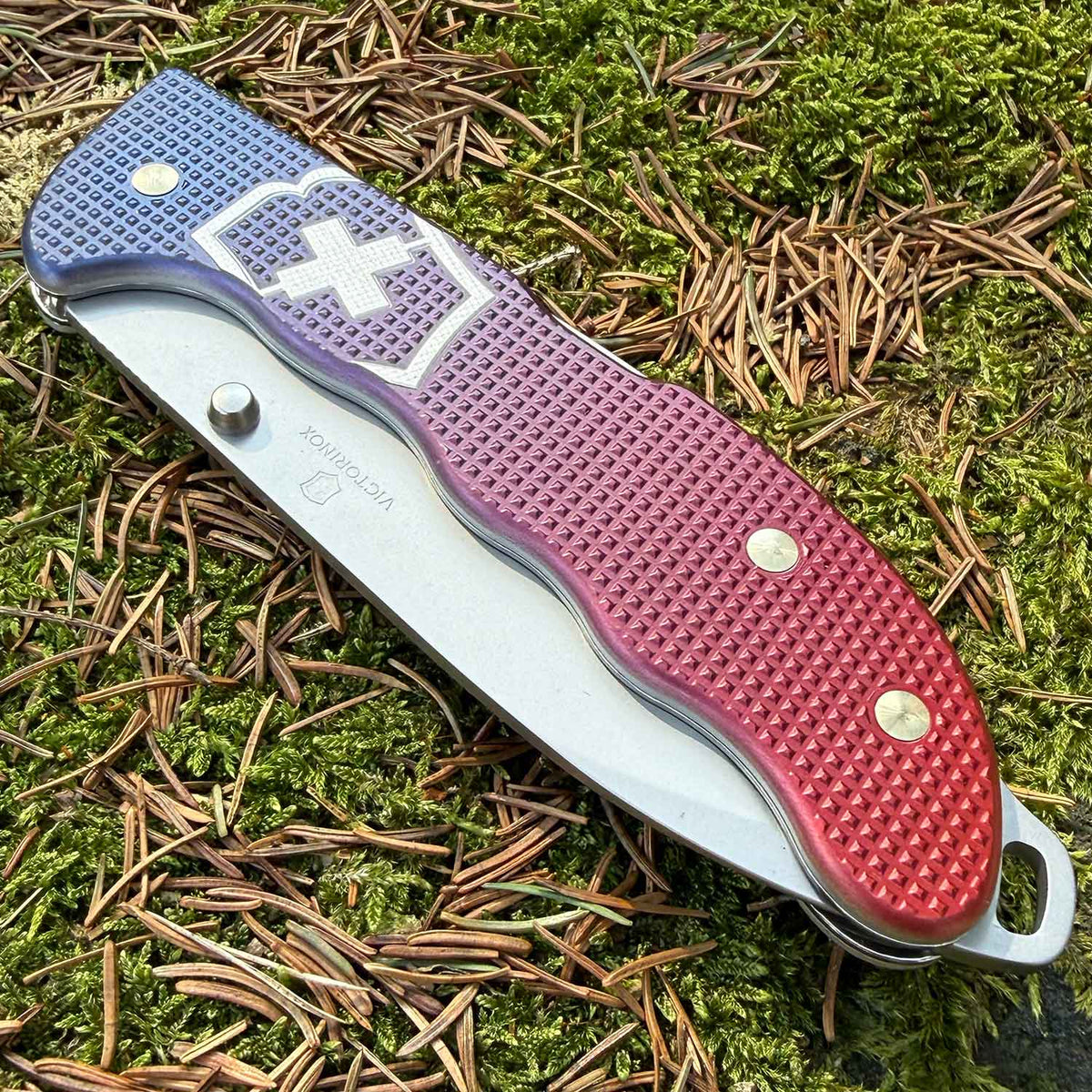 Victorinox Evoke BSH Alox - robustes Schweizer Taschenmesser – Produktansicht des Messers – Detailansicht 12