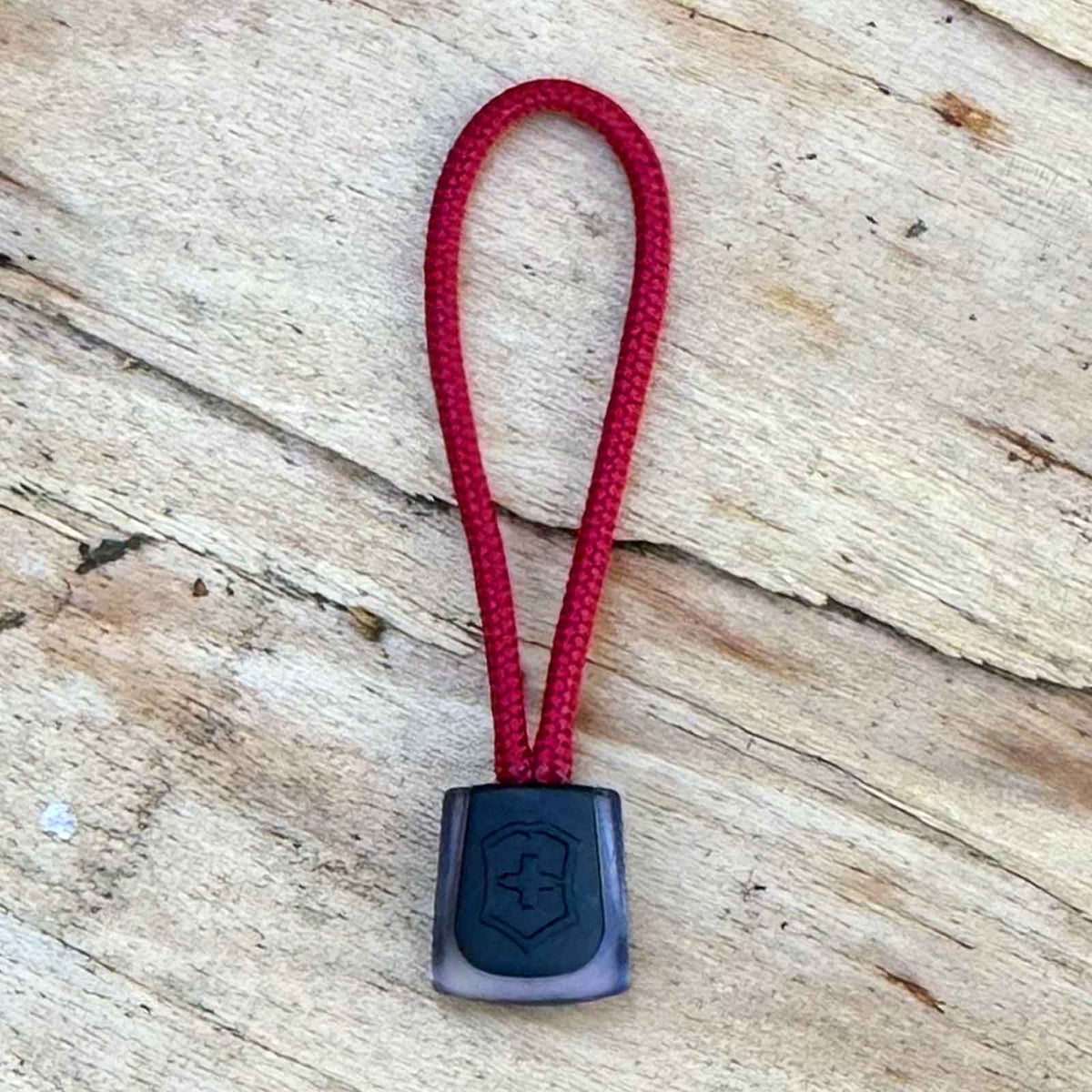 Victorinox Kordel – 64 mm Trageschlaufe für Schweizer Taschenmesser in 5 Farben – Produktansicht des Messers – Detailansicht 9