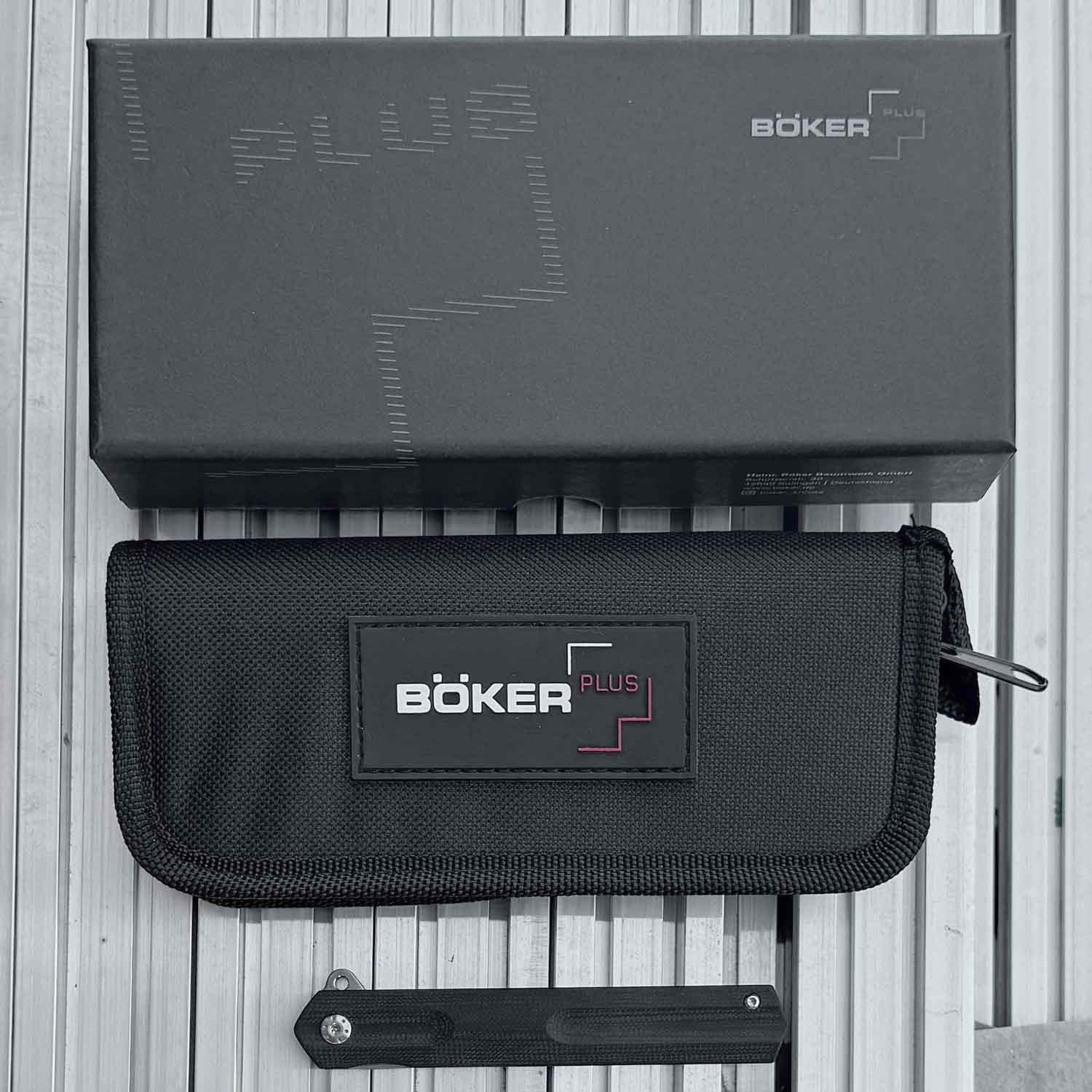 Böker Plus Kyoto – Taschenmesser mit D2-Klinge, G10 Griff, Titanclip & Nylon-Etui – Detailansicht