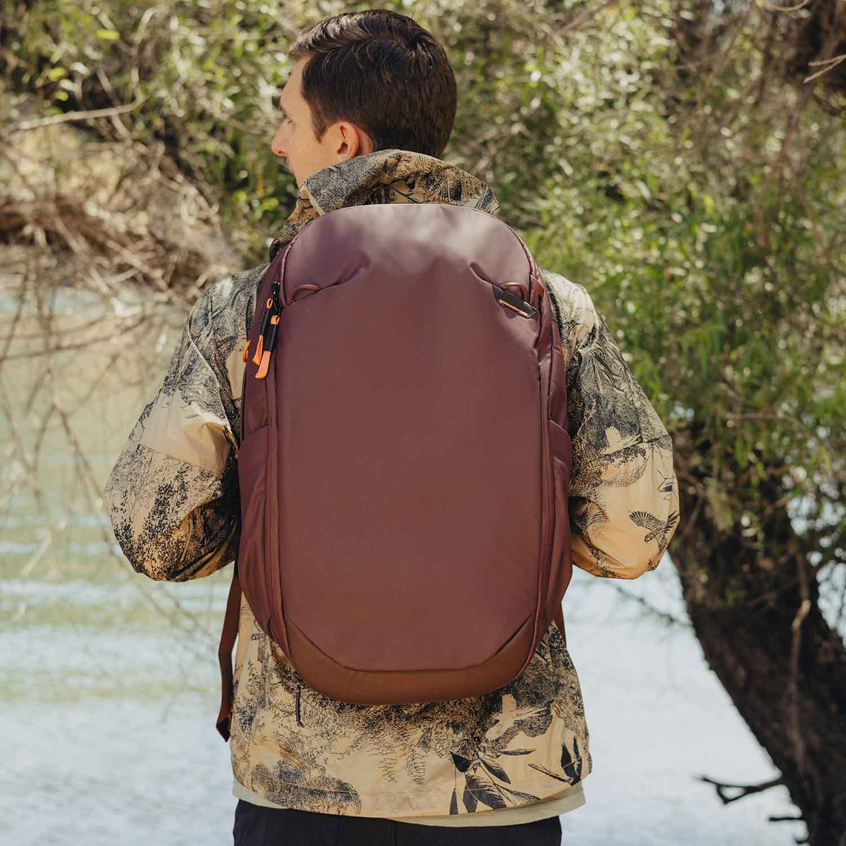 Peak Design Travel Backpack 30L - flexibler Reise- und Kamerarucksack in 6 Farben – Farbvariante violett, Rucksack