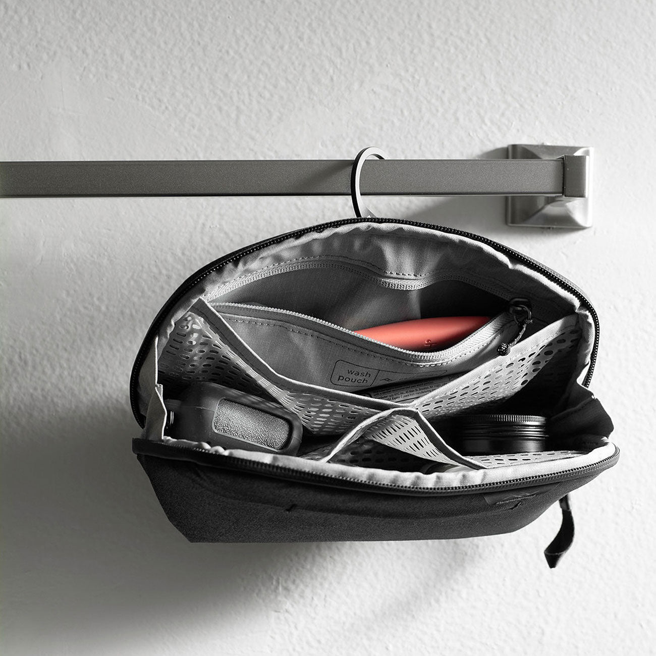 Peak Design Wash Pouch Small – Kompakte Reise-Kulturtasche – Detailansicht