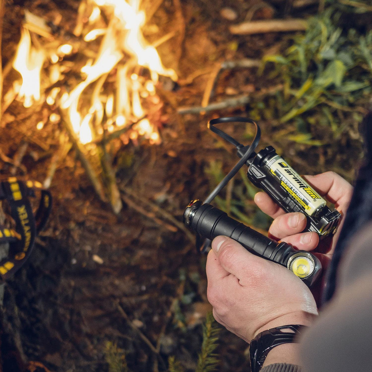 Armytek Wizard C2 Pro Max 21700 - LED Stirnlampe mit Magnet Ladefunktion in 2 Lichtfarben – Detailansicht