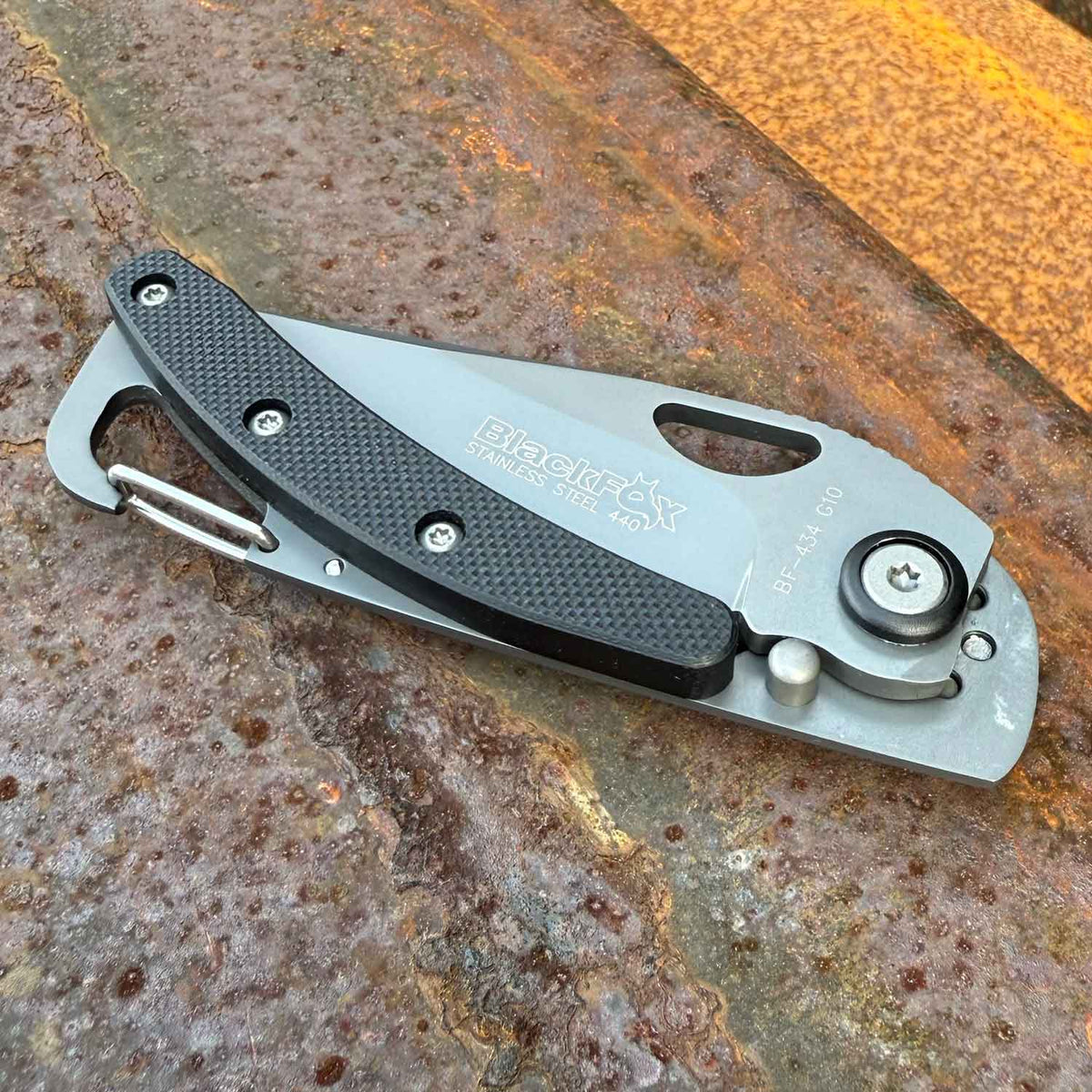 BlackFox F-434 G10 – kompaktes Taschenmesser mit Clip & Karabiner – Detailansicht