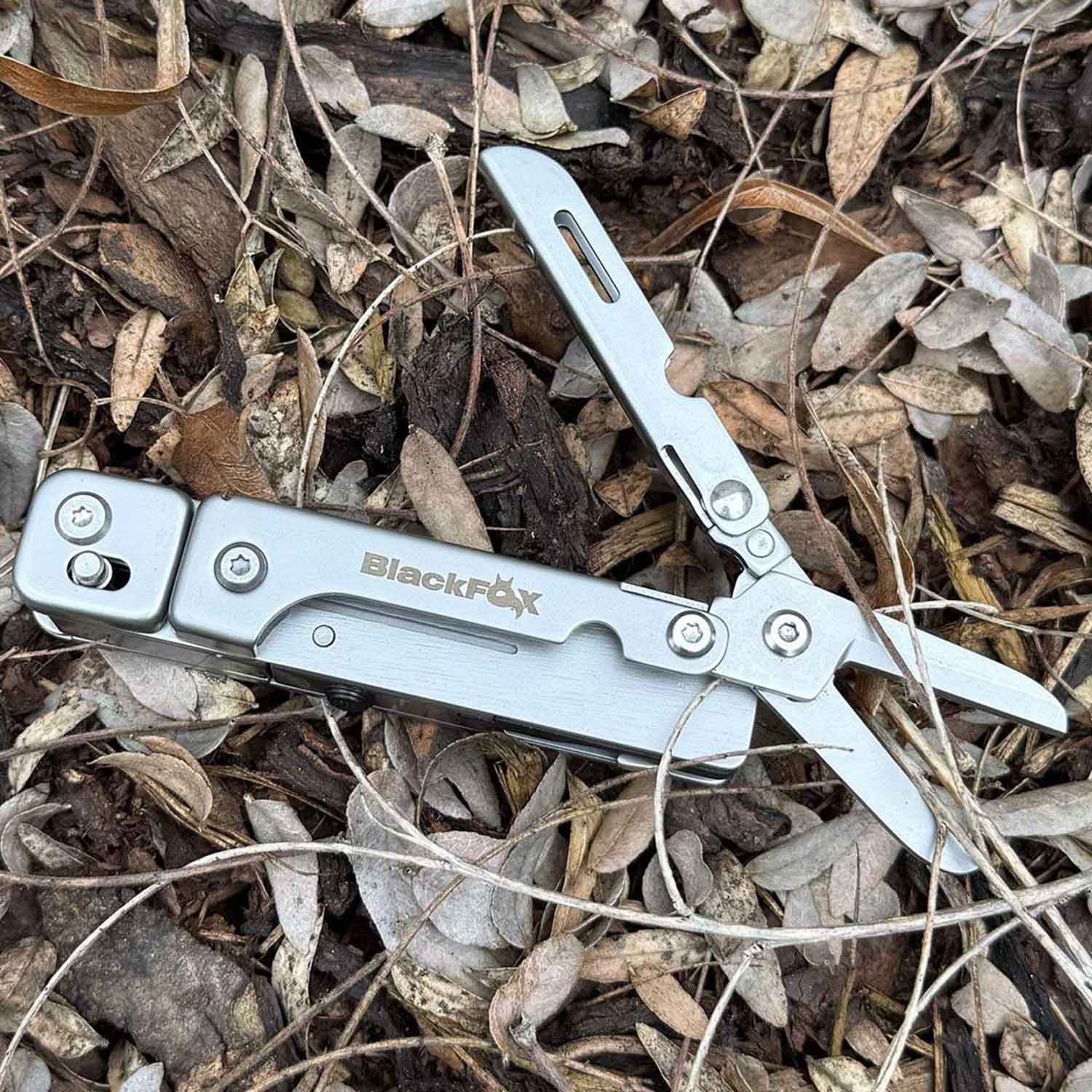 BlackFox Solver – Multitool aus Edelstahl mit Clip & großer Schere 13 Funktionen