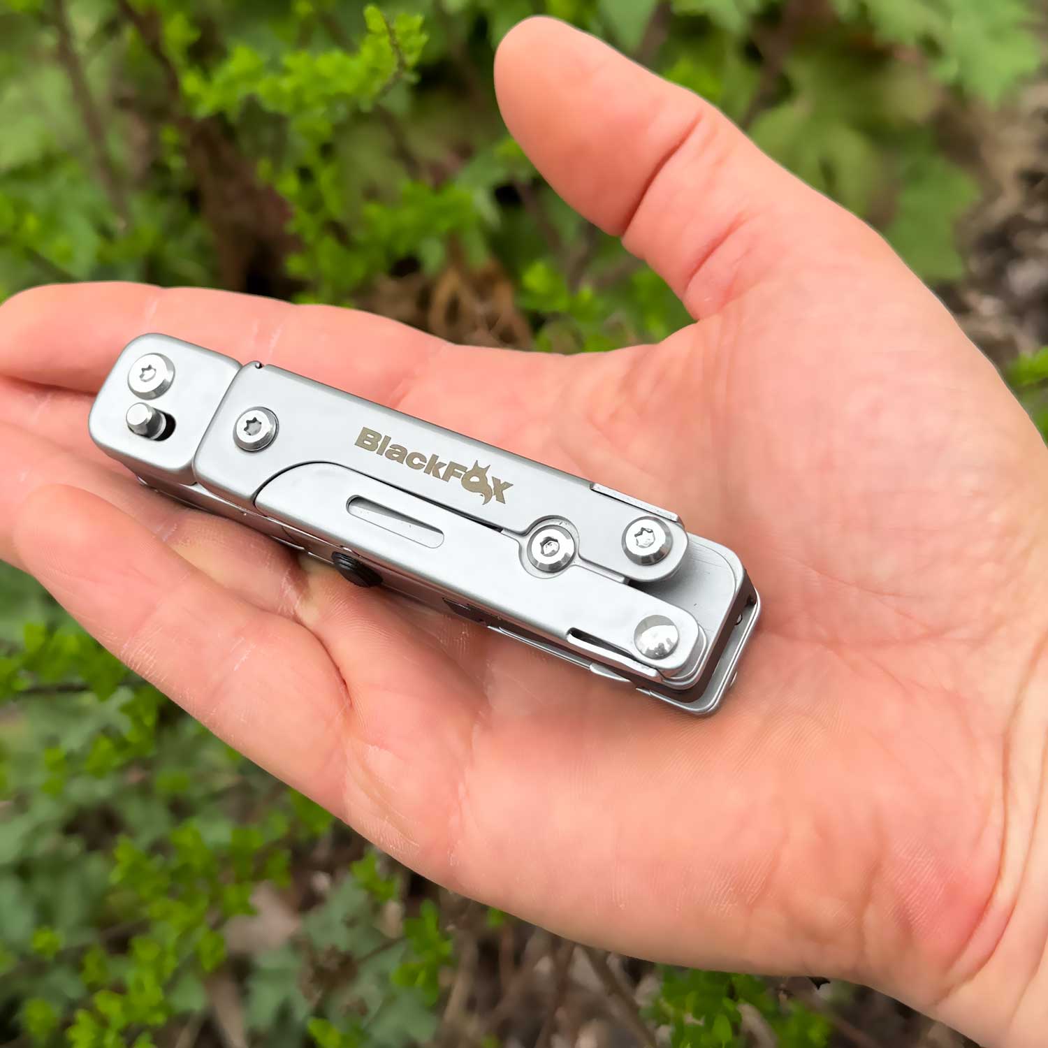 BlackFox Solver – Multitool aus Edelstahl mit Clip & großer Schere 13 Funktionen – Detailansicht