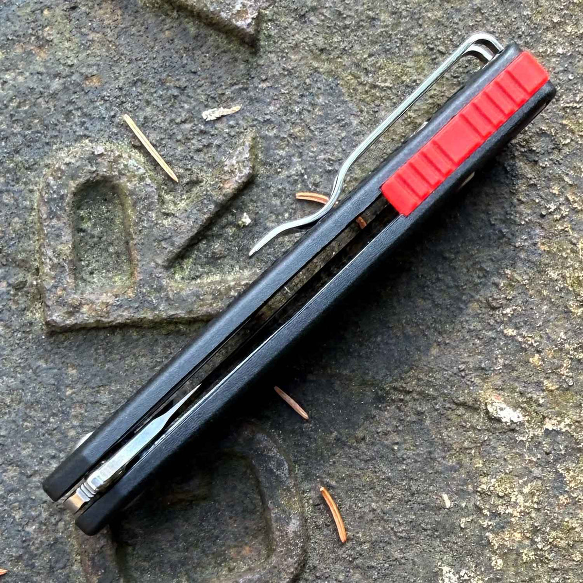 Böker Plus Fire Ant Black – Kompaktes Taschenmesser mit Pinzette und Tip-Up Clip – Detailansicht