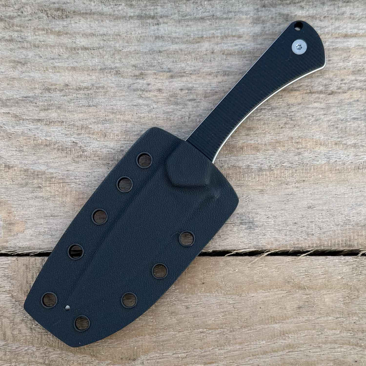 Böker Plus Brasa – Robustes Outdoor- und Jagdmesser mit Kydexscheide & Clip – Detailansicht