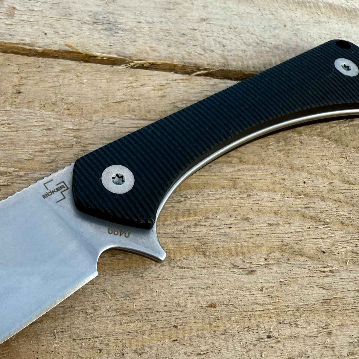 Böker Plus Brasa – Robustes Outdoor- und Jagdmesser mit Kydexscheide & Clip – Detailansicht