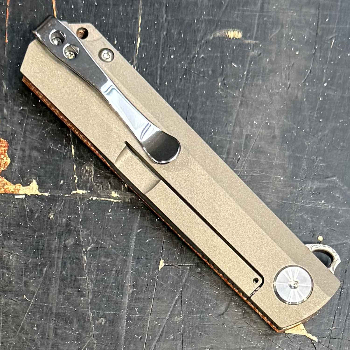 Böker Plus Cataclyst Flipjoint Damast Taschenmesser mit Micartagriff und Clip – Detailansicht