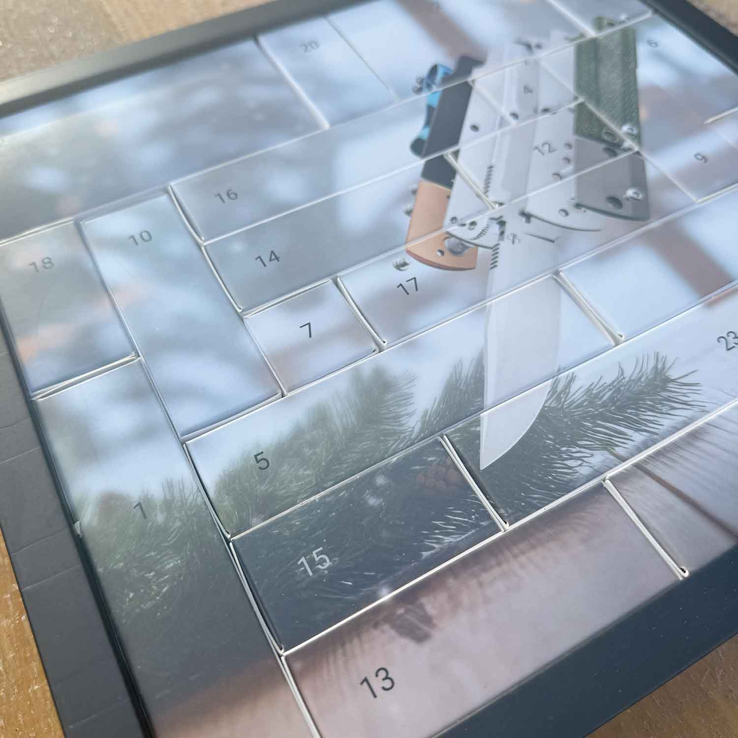 Böker Plus Adventskalender 2025 Cataclyst – Limitierter Taschenmesser-Bausatz – Detailansicht