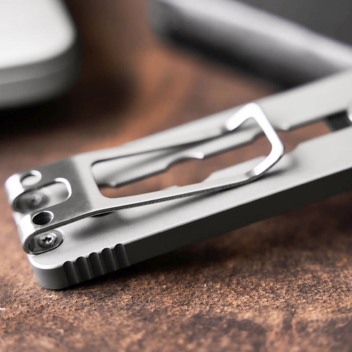 Böker Plus Cutweazle - Edelstahl Cuttermesser mit Wechselklinge & Tip Up Clip – Detailansicht