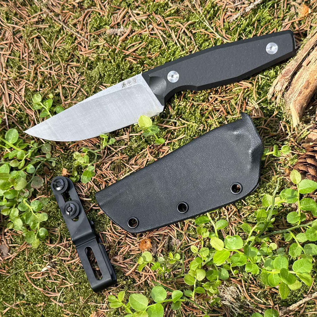 Böker Daily Knives AK4 14C28N - feststehendes Messer mit Kydexscheide und Clip