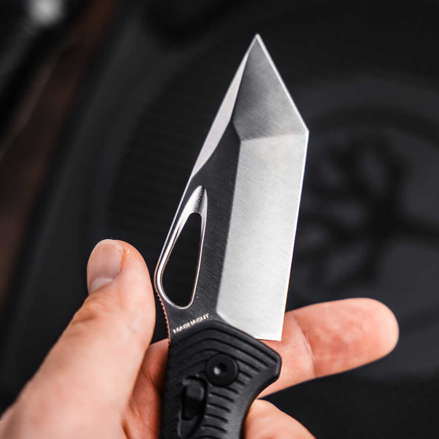 Böker DTK – Robustes Einsatzmesser mit Tanto-Klinge & Tip-Up Clip – Detailansicht