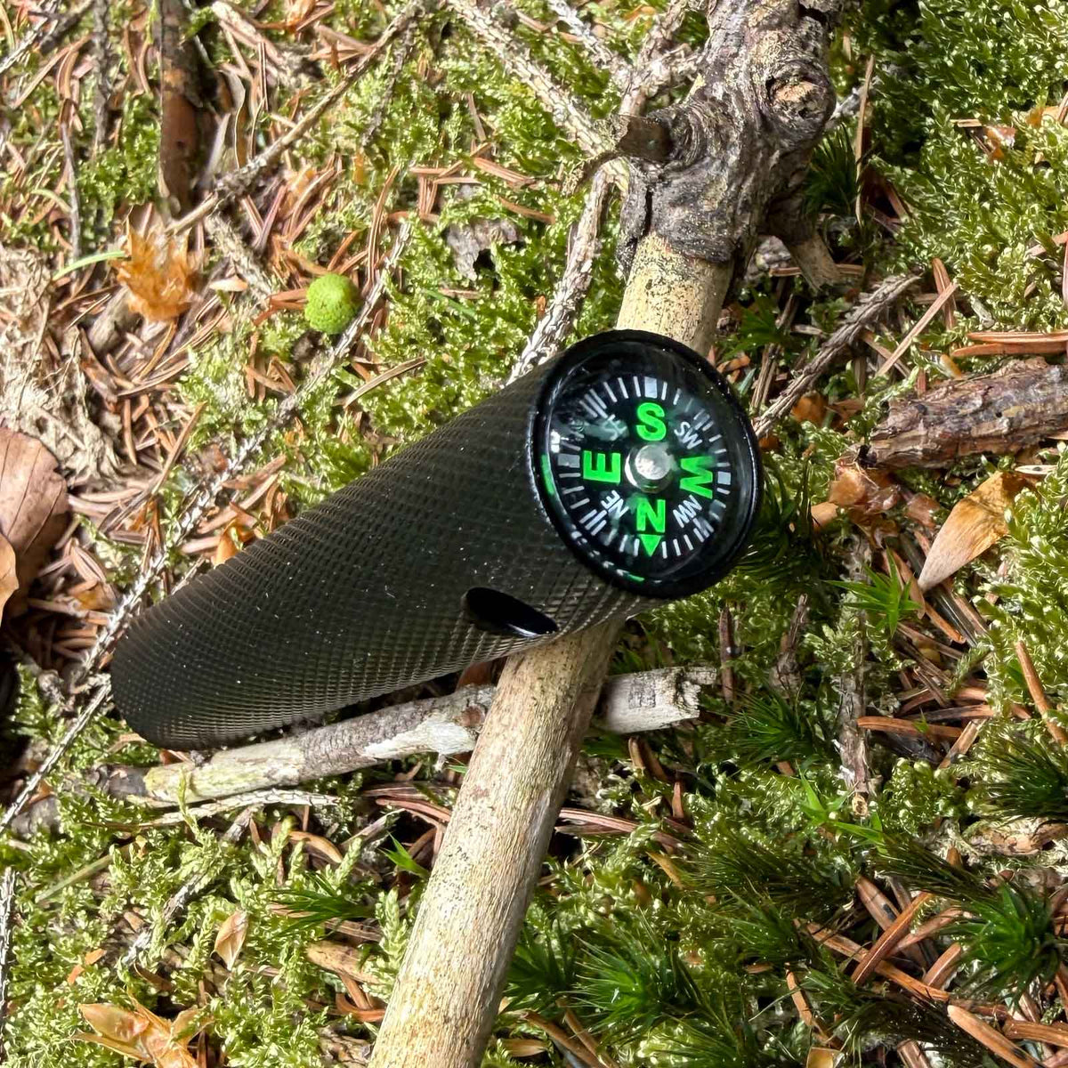Böker Plus Fire Starter - Detailansicht Kompass