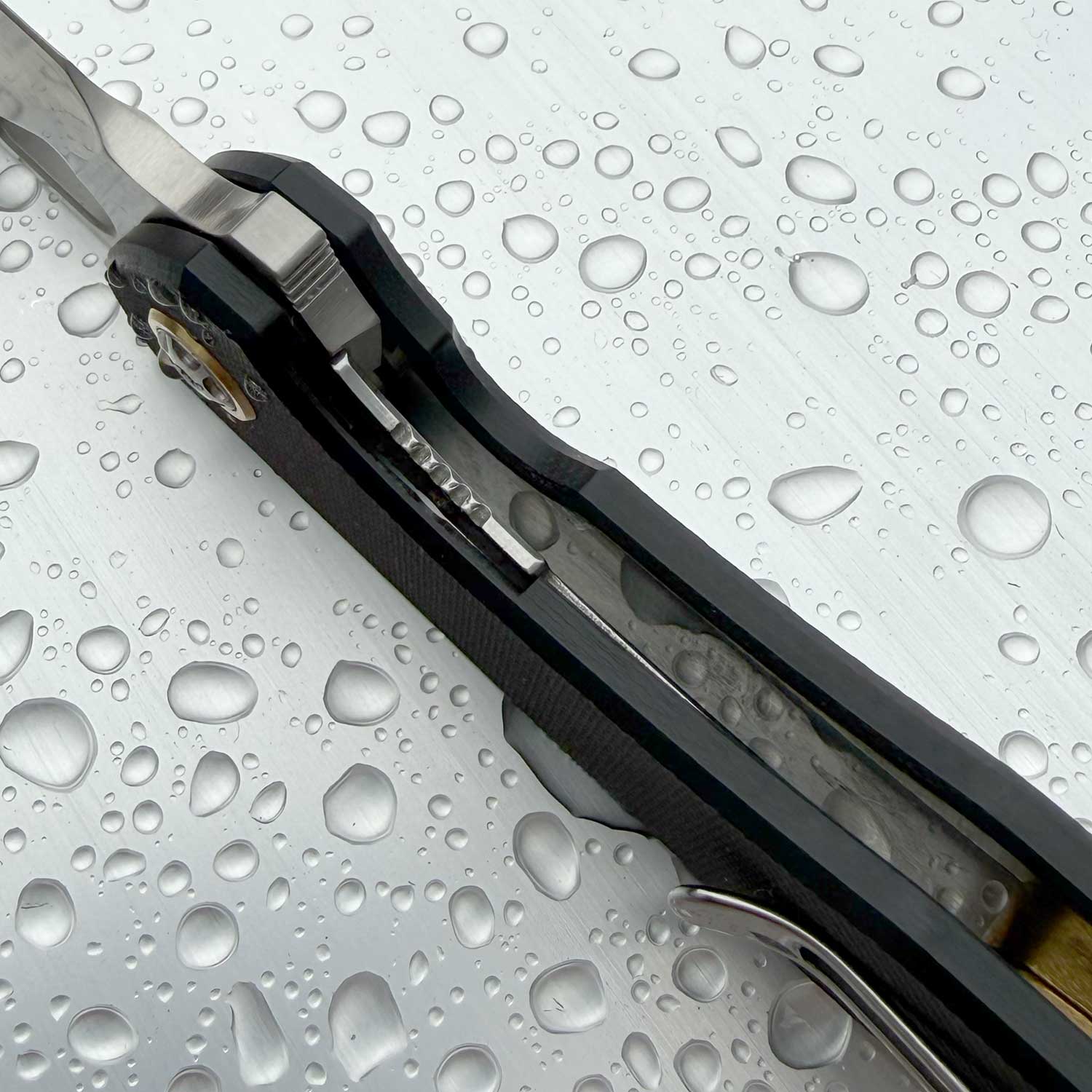Böker Plus Little Friend Black Taschenmesser Linerlock Verschluss Verriegelung