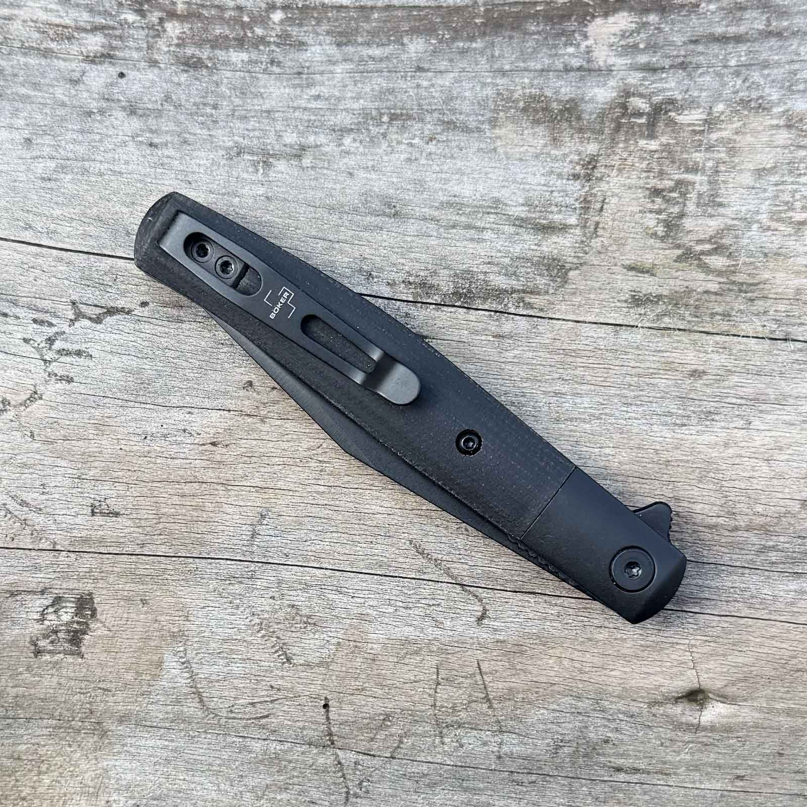 Böker Plus Modern Stockman – Taschenmesser mit Nitro-V Klinge und Micarta-Griff – Clip und Befestigung, Rückansicht
