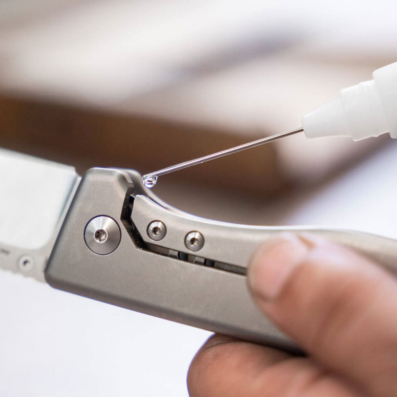 Böker Oil-Pen 2.0 - Messerpflegeöl für Taschenmesser und Multitools – Detailansicht
