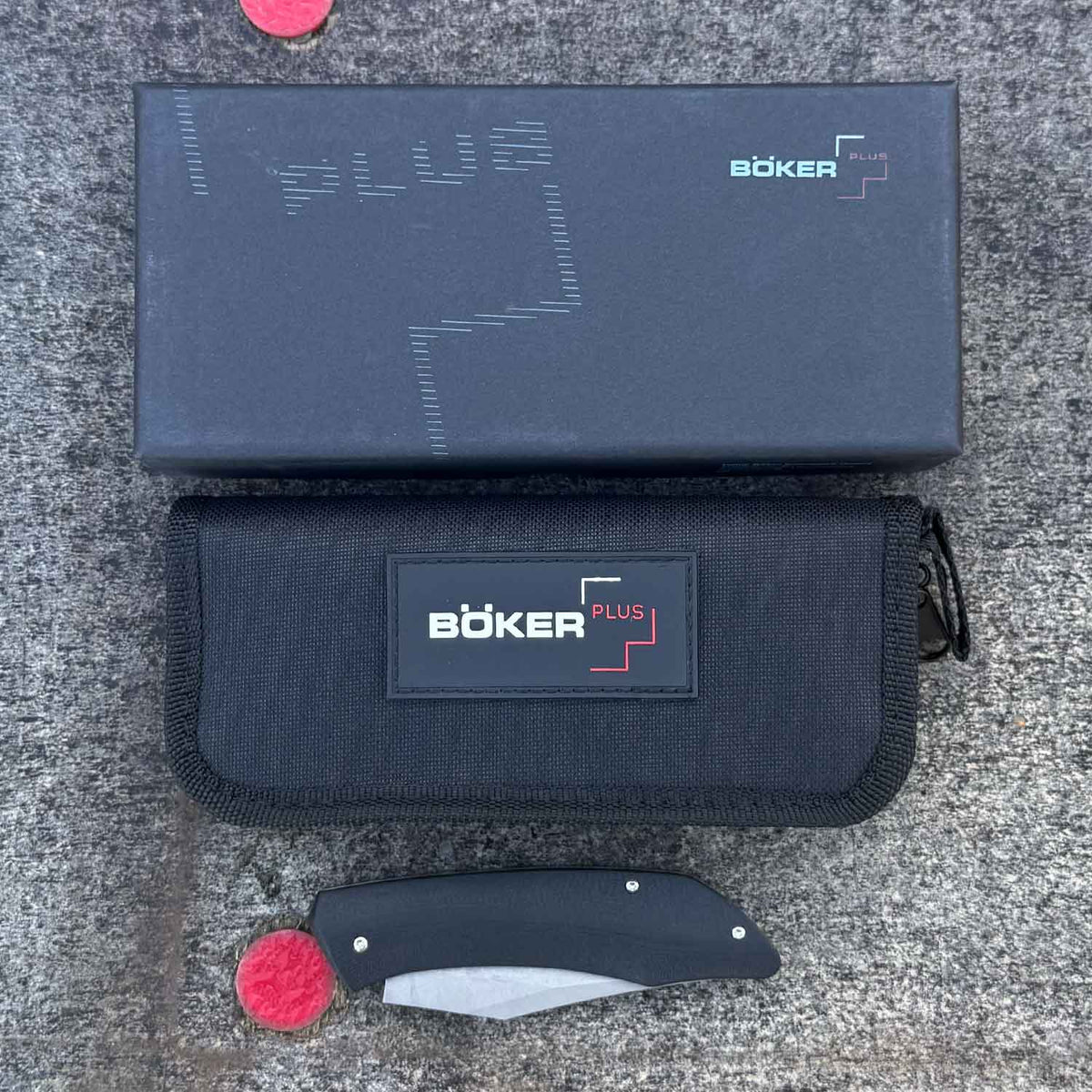 Böker Plus SamoSaur – Stonewash Taschenmesser mit D2-Klinge & G10-Griff – Detailansicht