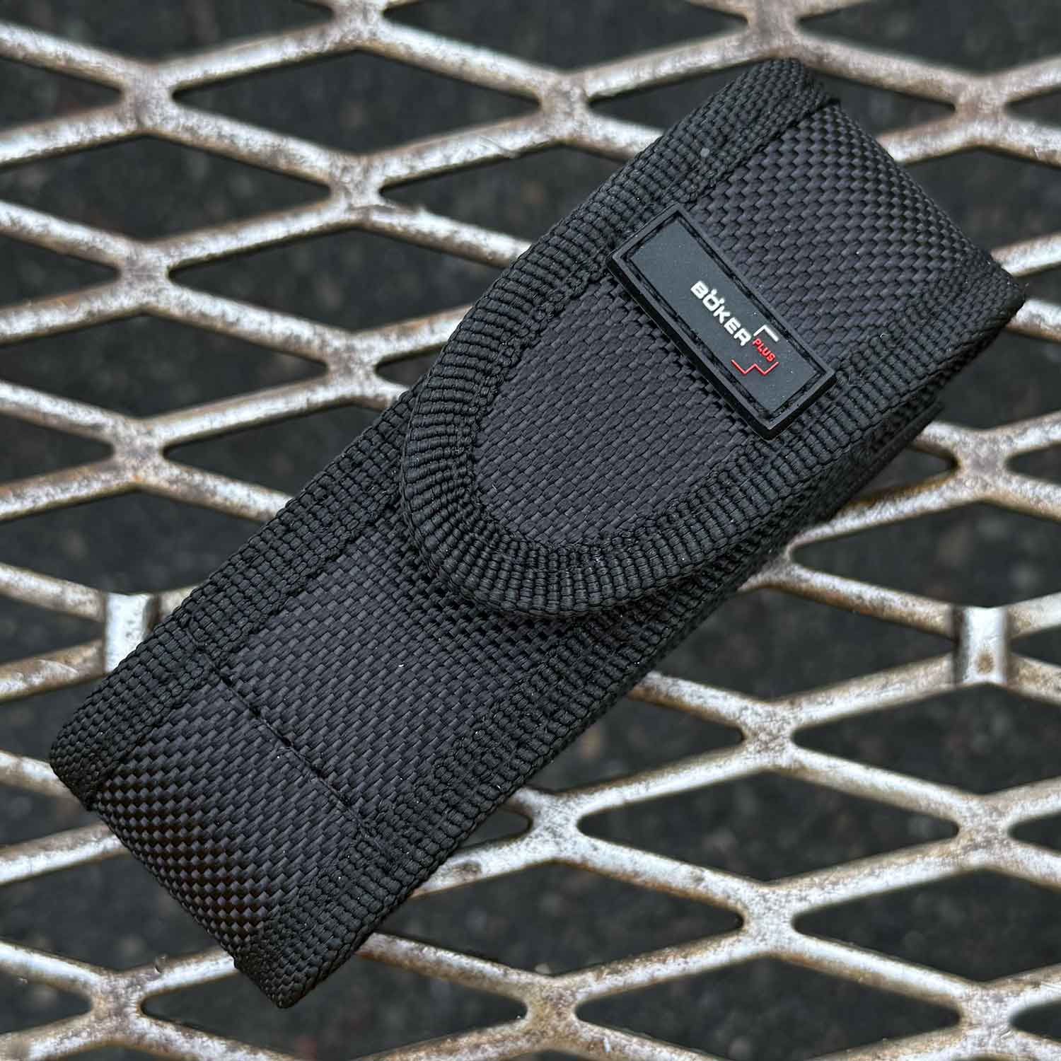 Böker Plus Specialist Half-Tool – Kompaktes Multitool mit Bithalter & Holster – Detailansicht