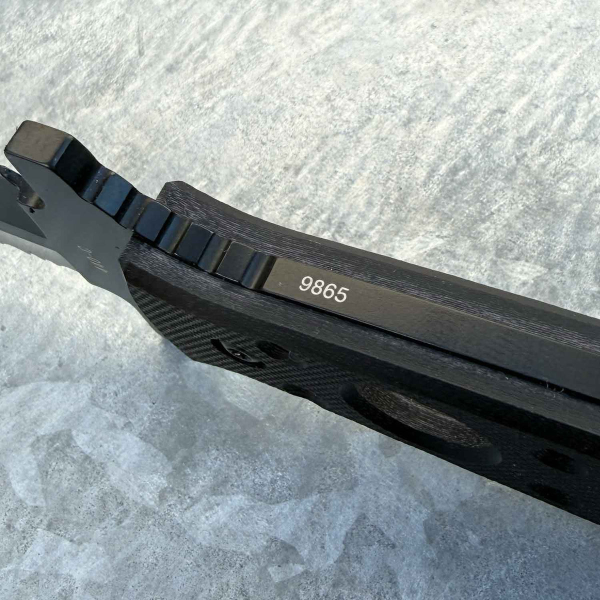 Böker Plus Steel-Mariner - Tauchermesser mit titanbeschichteter Klinge & Kydexscheide – Detailansicht