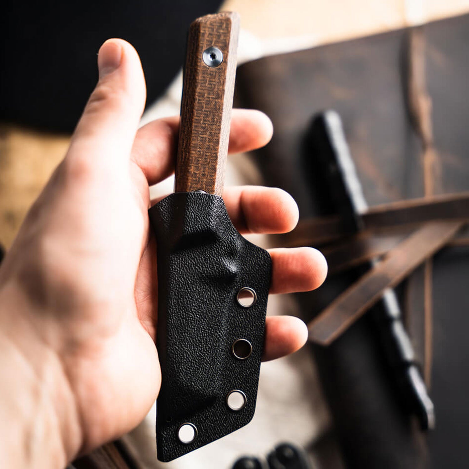 Böker Plus Thicker Clipper - EDC Messer mit feststehender Tanto Klinge und Kydexscheide – Detailansicht