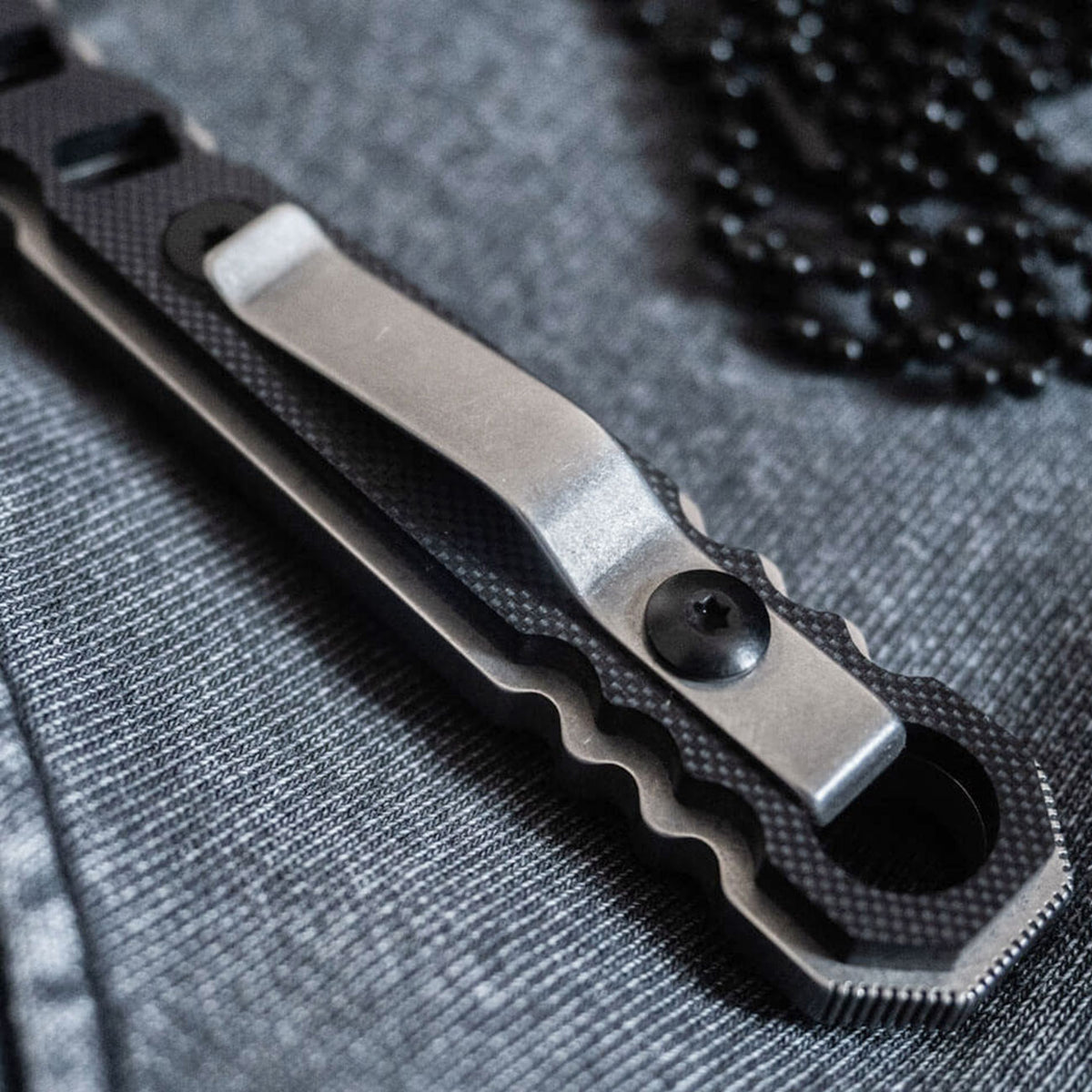 Böker Plus Ylvi – feststehendes EDC Messer mit Clip und Kydexscheide – Detailansicht