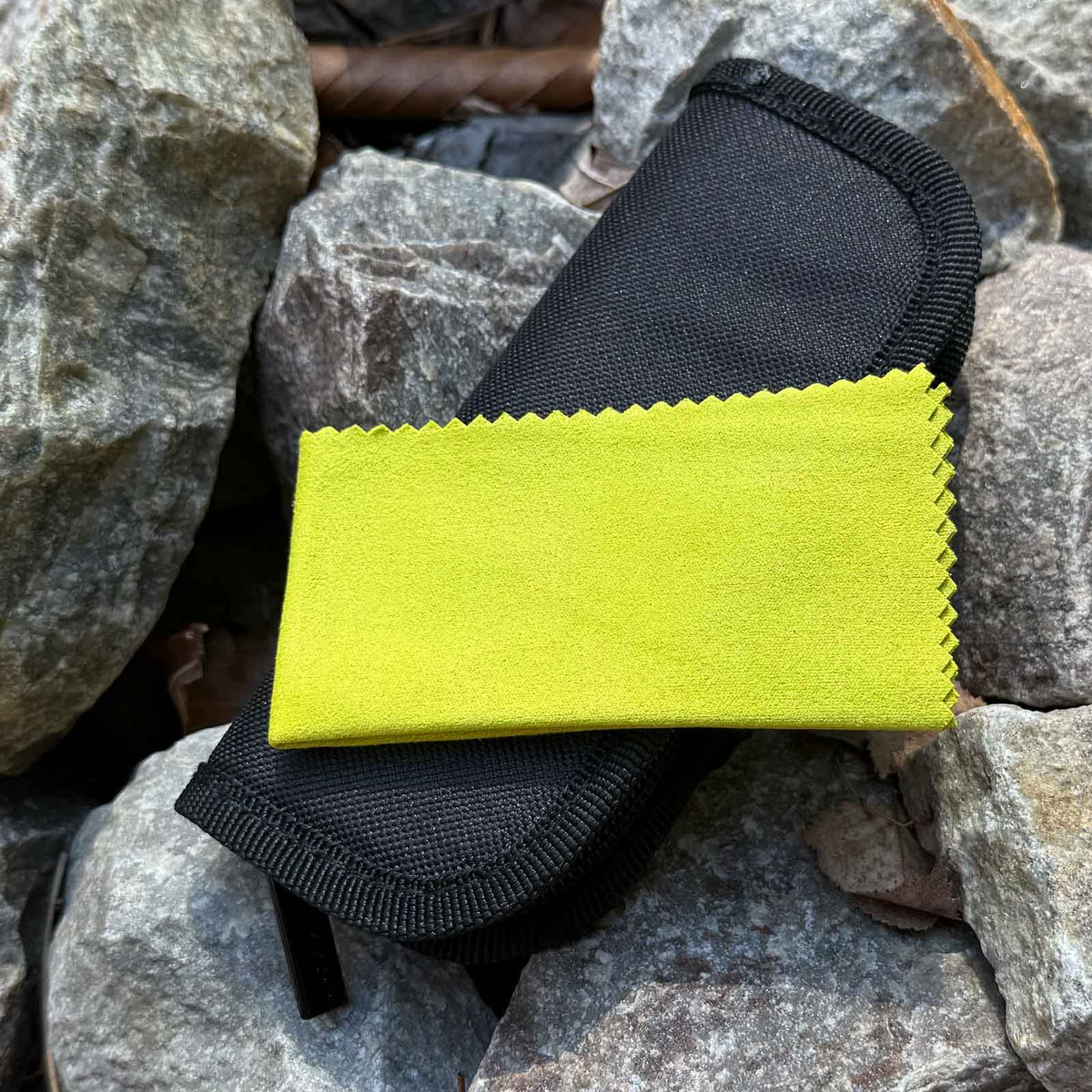 Civivi C-01 Pouch – Nylon Messertasche mit weichem Innenfutter & Reißverschluss – Produktansicht des Messers – Detailansicht 5