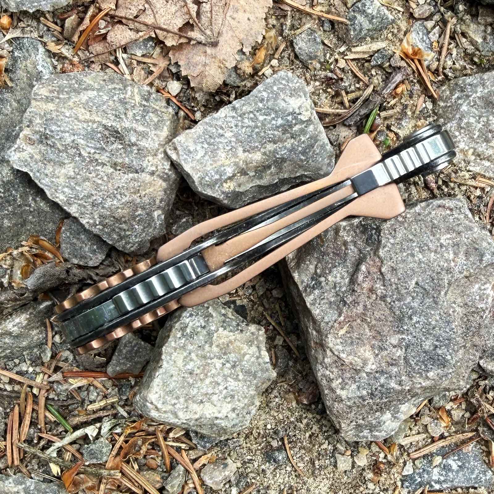 CRKT Compano – Mini-Taschenmesser mit Karabiner für den Schlüsselbund – Compano tool ansicht von