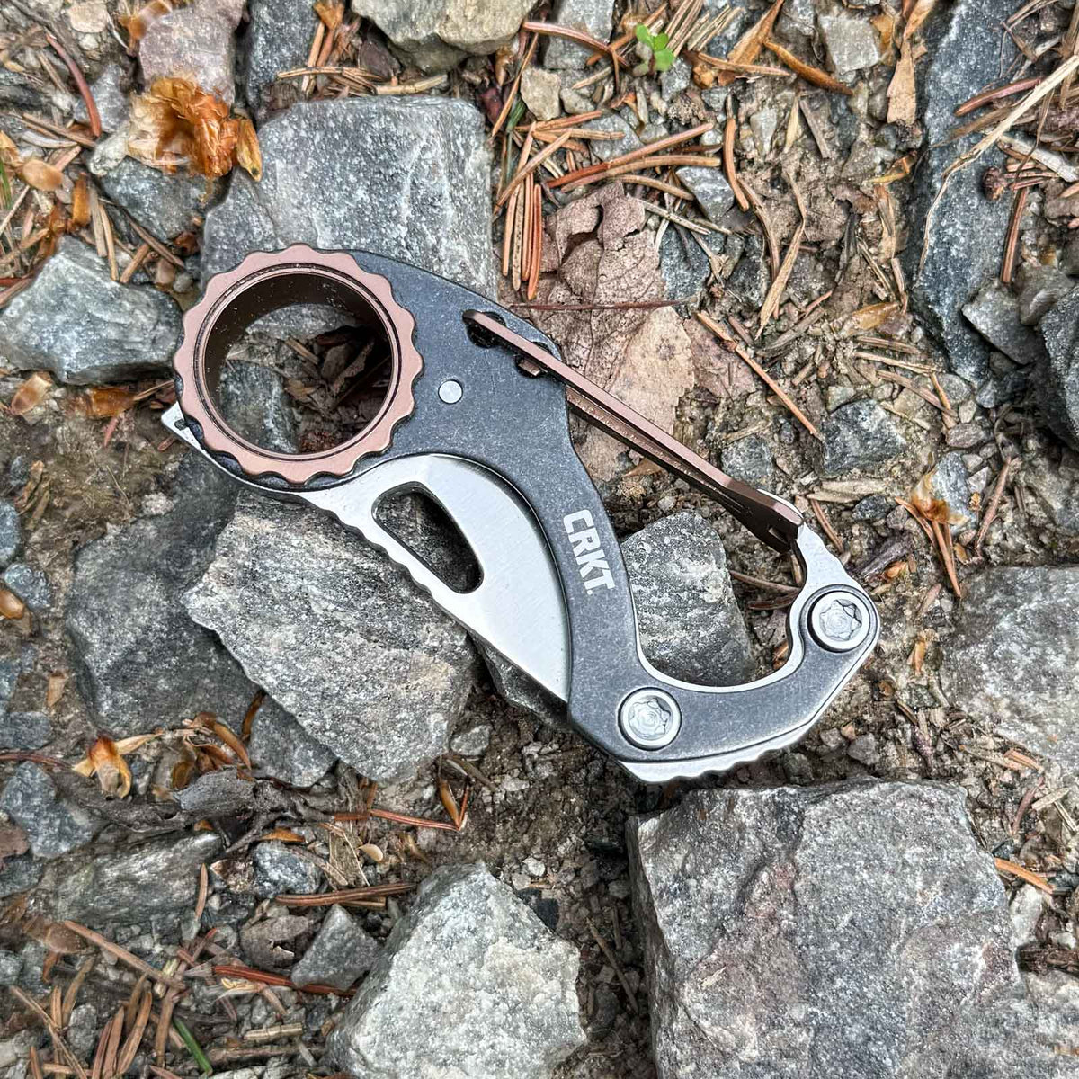 CRKT Compano – Mini-Taschenmesser mit Karabiner für den Schlüsselbund – Messeransicht