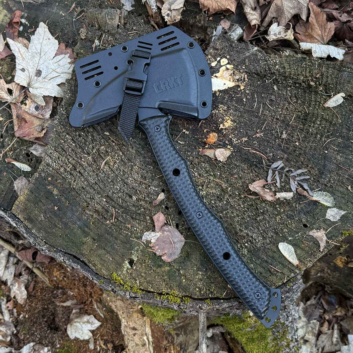 CRKT Kangee T-Hawk Axt Tomahawk mit Kydexscheide und Tragegurt – Detailansicht
