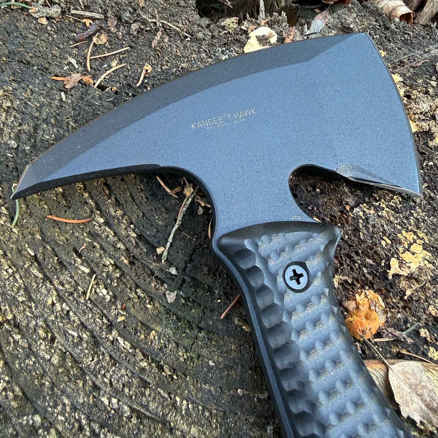 CRKT Kangee T-Hawk Axt Tomahawk mit Kydexscheide und Tragegurt – Detailansicht