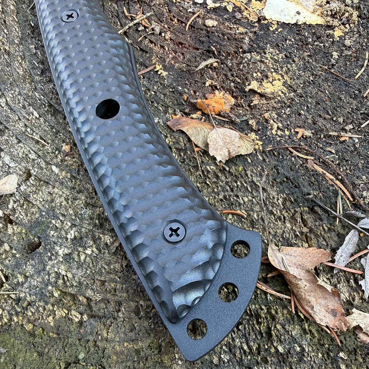 CRKT Kangee T-Hawk Axt Tomahawk mit Kydexscheide und Tragegurt – Detailansicht
