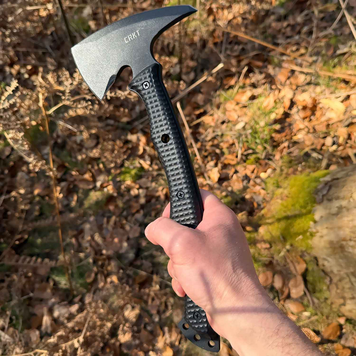 CRKT Kangee T-Hawk Axt Tomahawk mit Kydexscheide und Tragegurt – Detailansicht