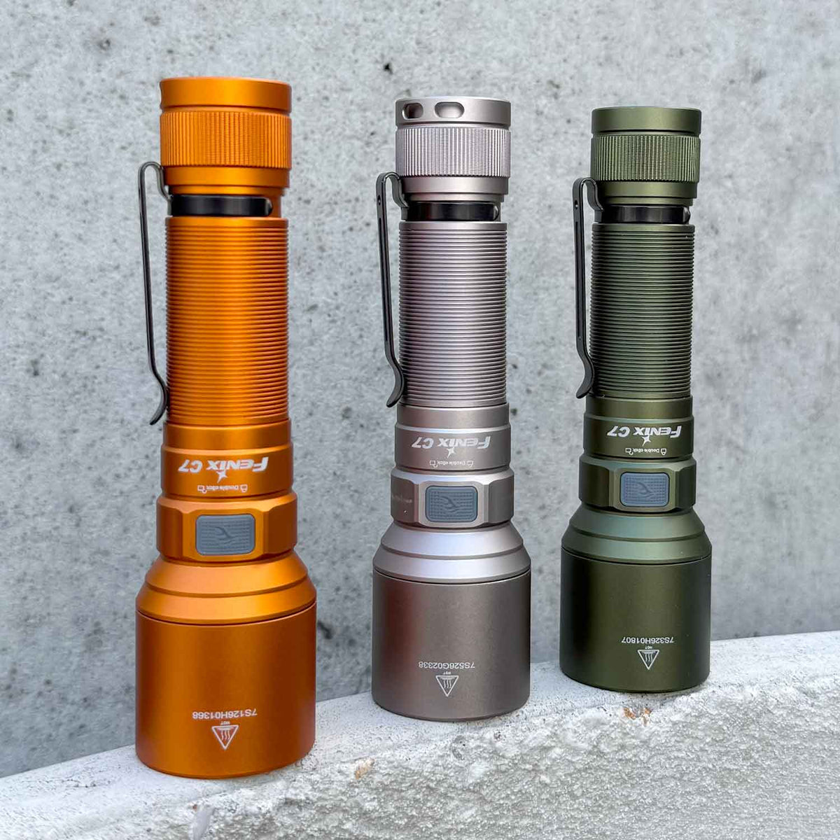 Fenix C7 – LED Taschenlampe mit 3000 Lumen in 3 stylischen Farben (Limited Edition)